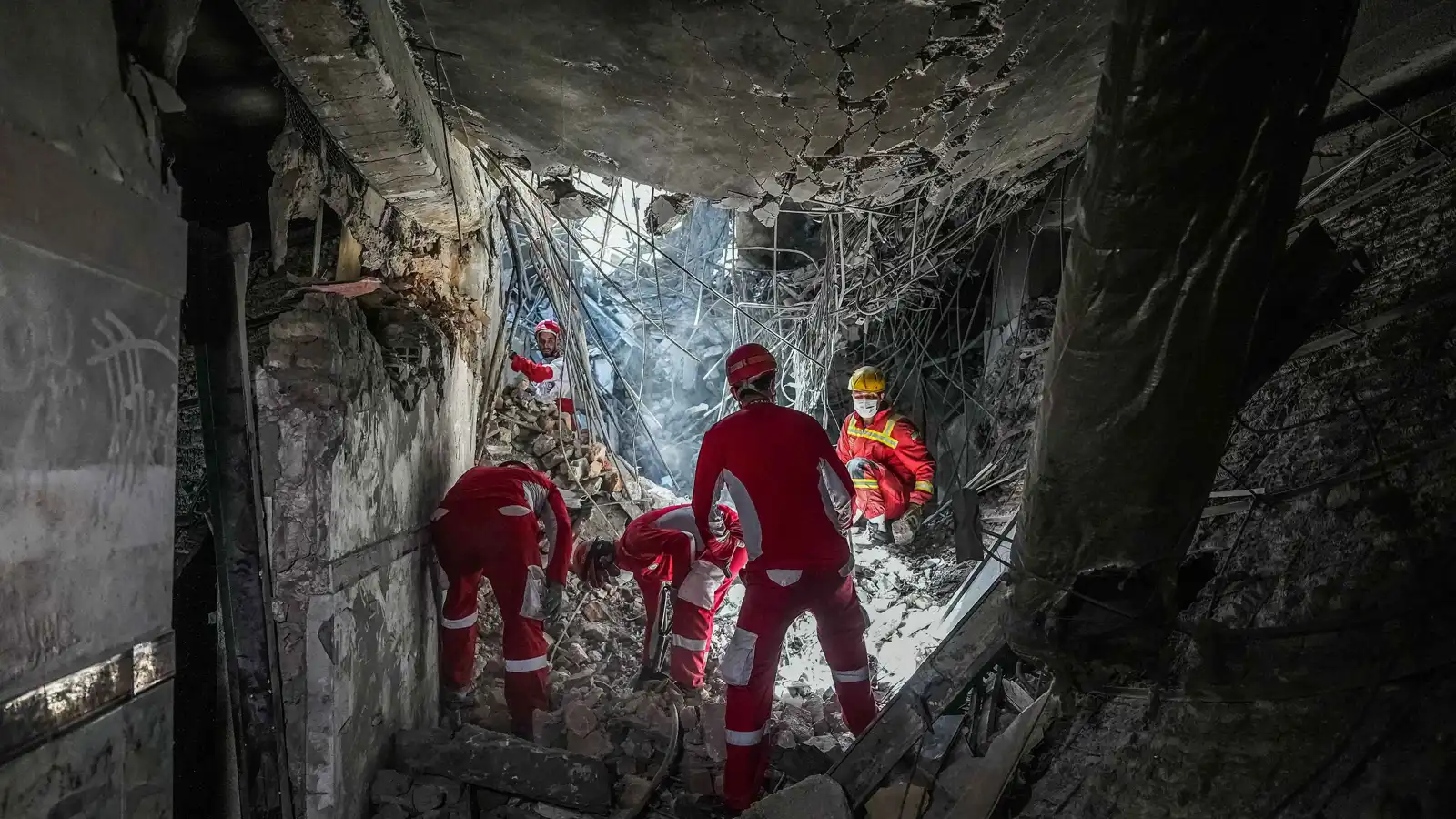 العفو الدولية: غارات إسرائيل على سجن "إيفين" في طهران "جريمة حرب"