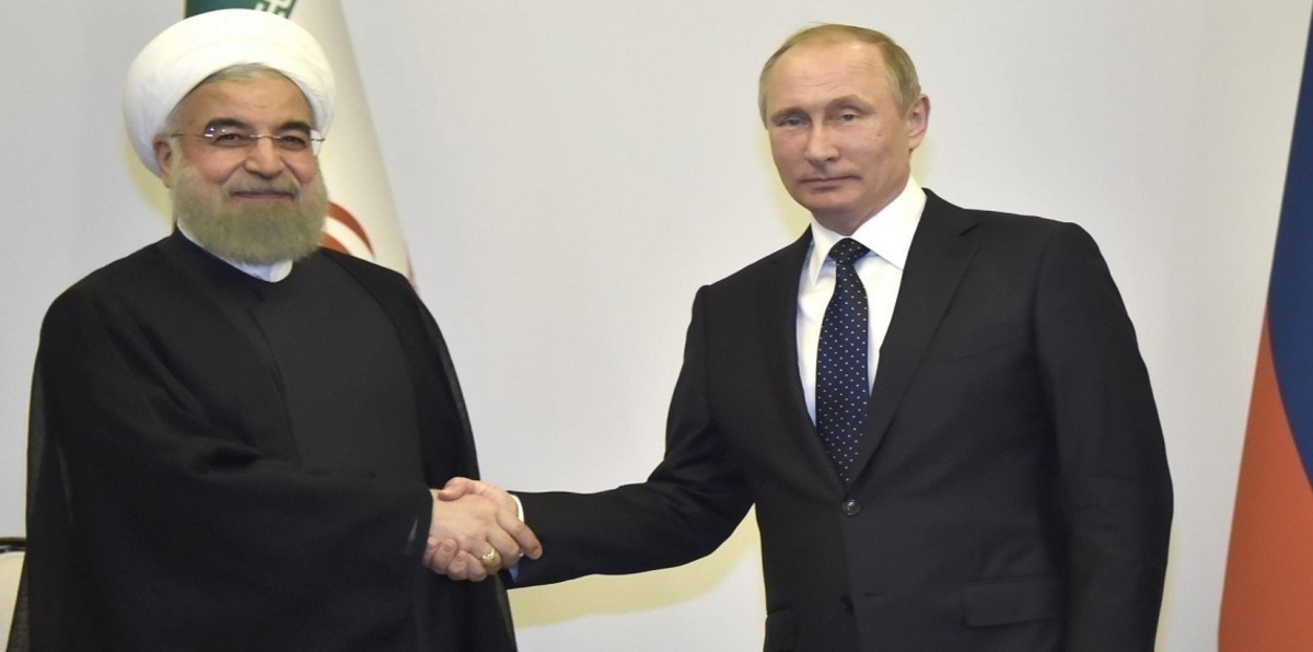 وفد إيراني برئاسة ظريف يسلّم بوتين رسالة من روحاني