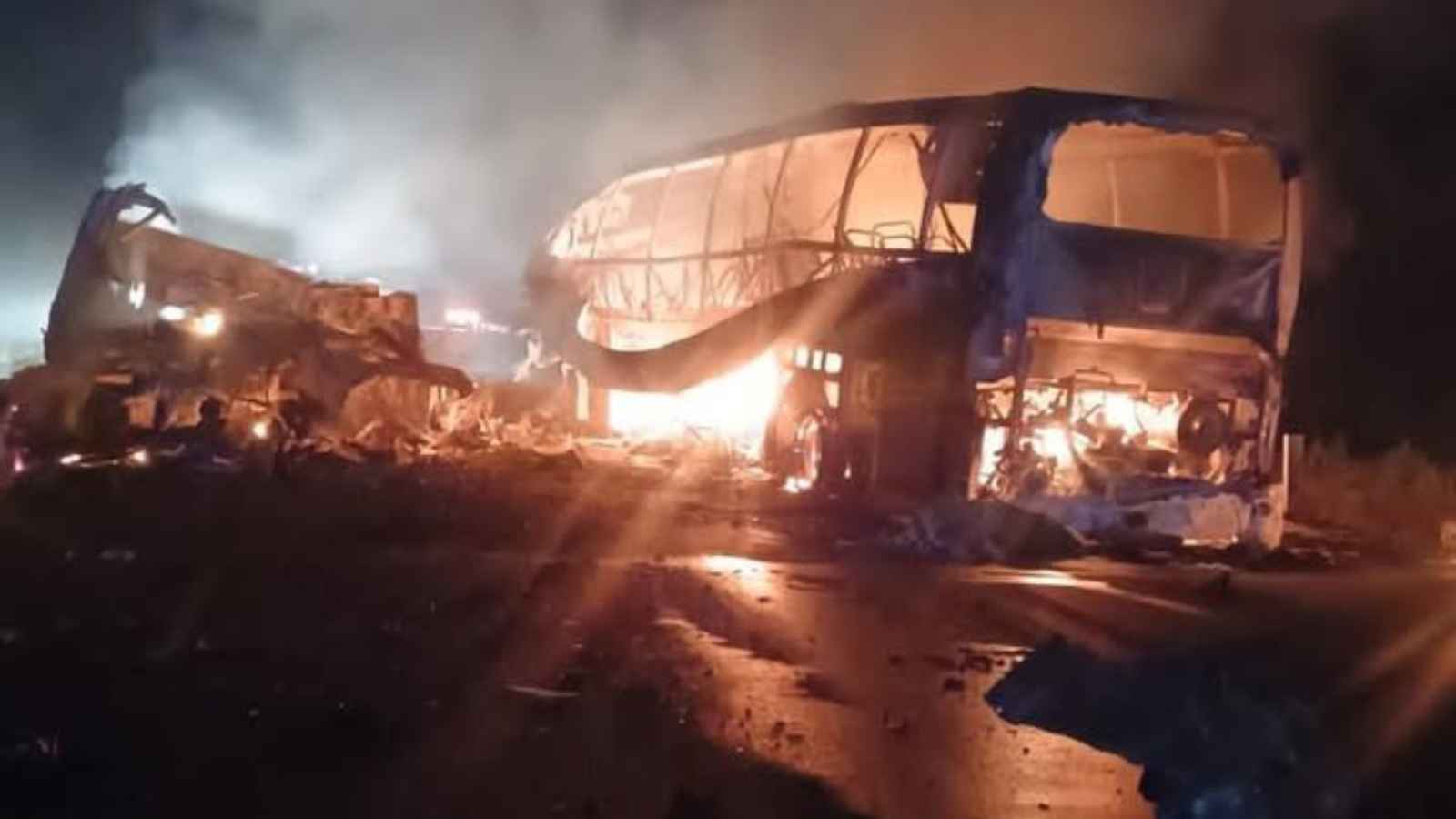 مصرع 30 شخصًا في حادث حافلة مروع جنوبي المكسيك (فيديو)