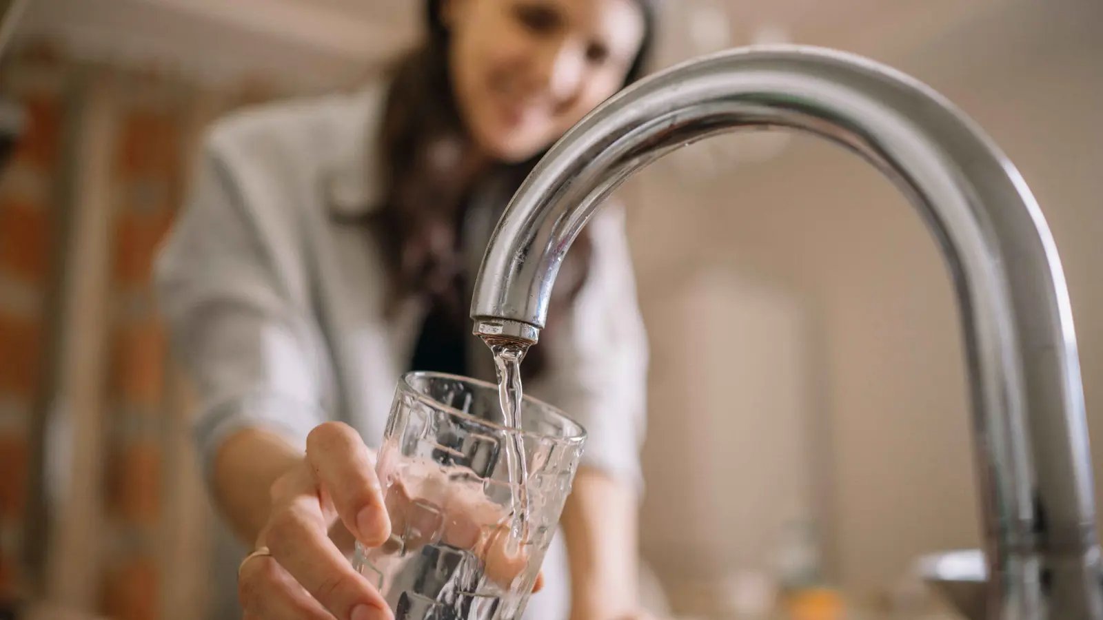 في مياه الشرب.. مادة سامة "محتملة" تهدّد ثلث الأمريكيين