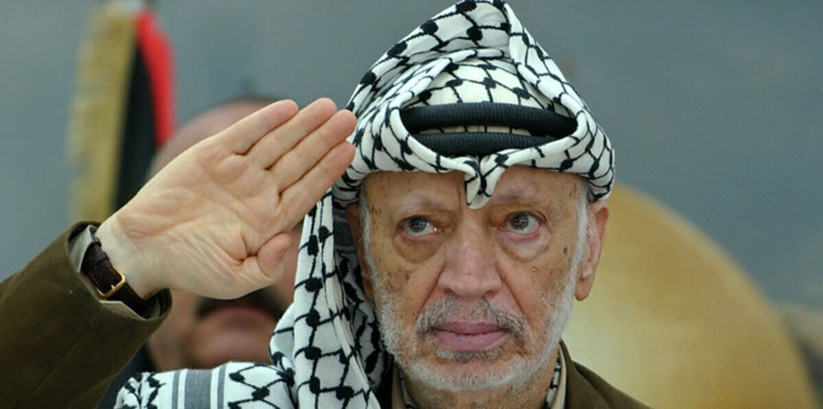 كيف تسببت صورة لياسر عرفات بإغلاق صفحة فتح على فيسبوك؟