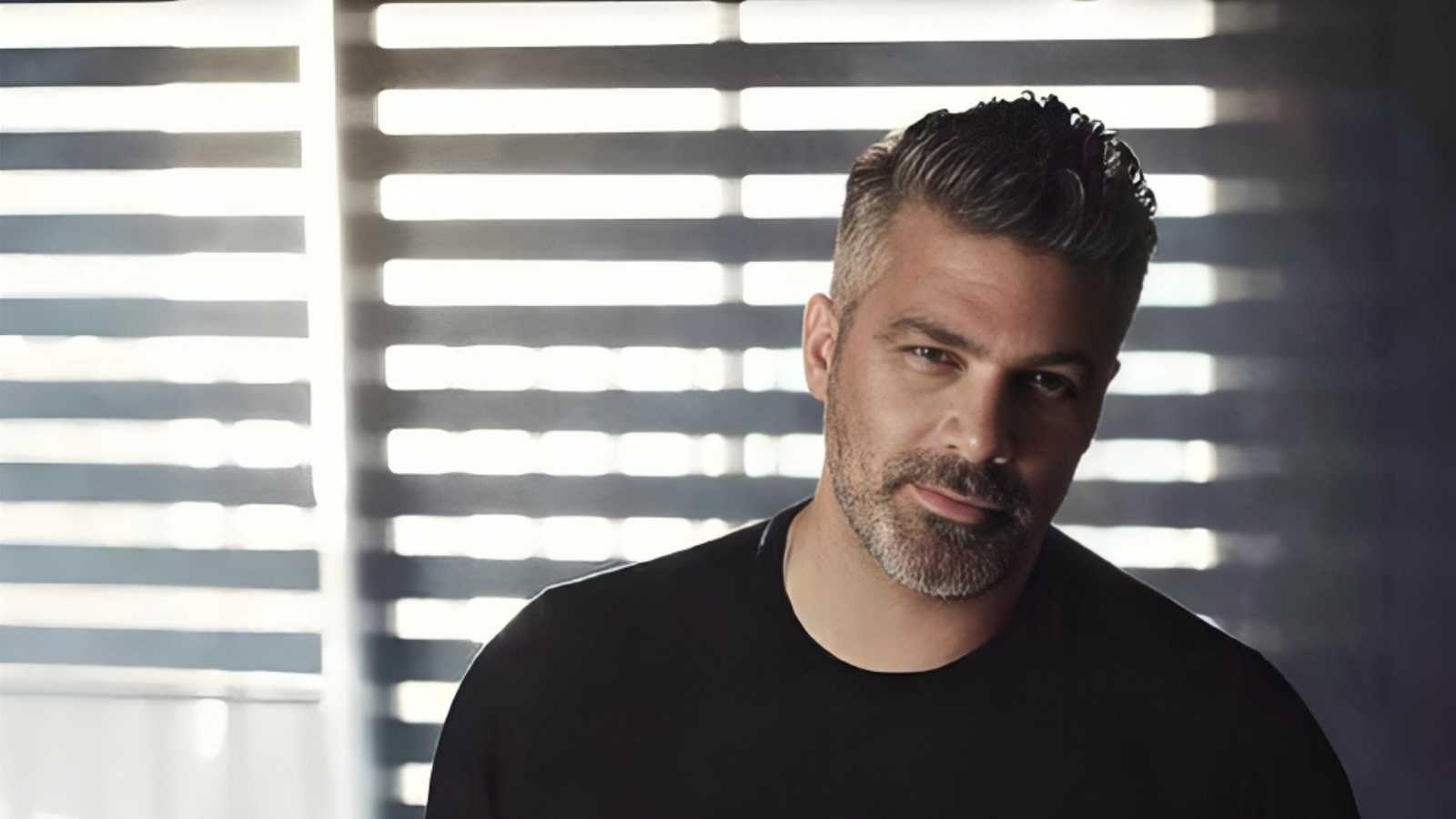 "قلة أدب".. فارس كرم يرد على اتهامات بإساءة معاملة خادمة منزله