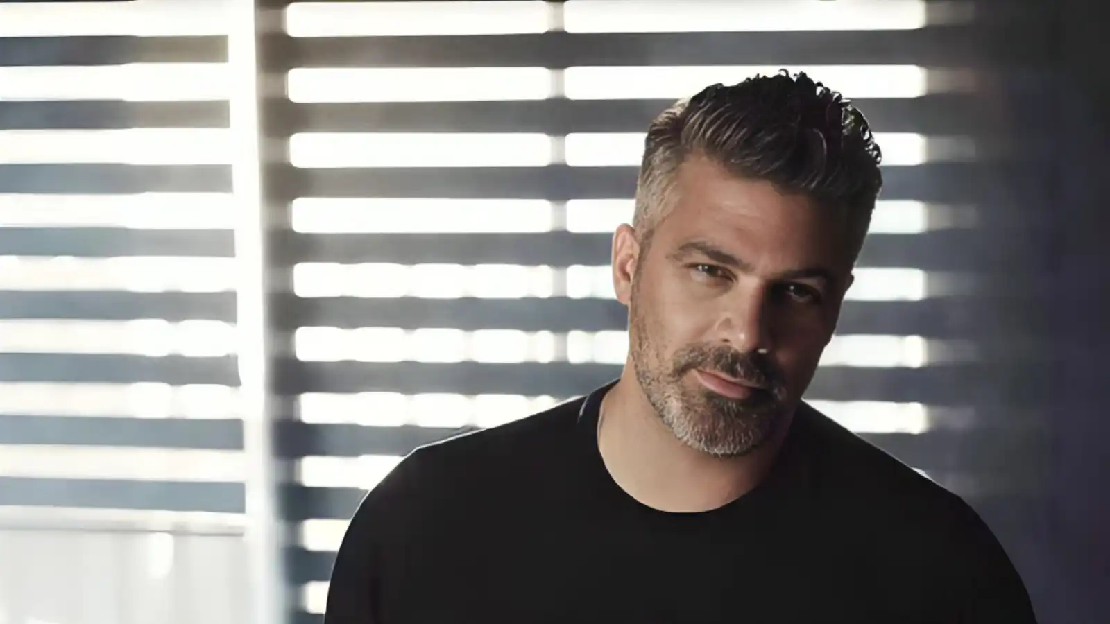 "قلة أدب".. فارس كرم يرد على اتهامات بإساءة معاملة خادمة منزله