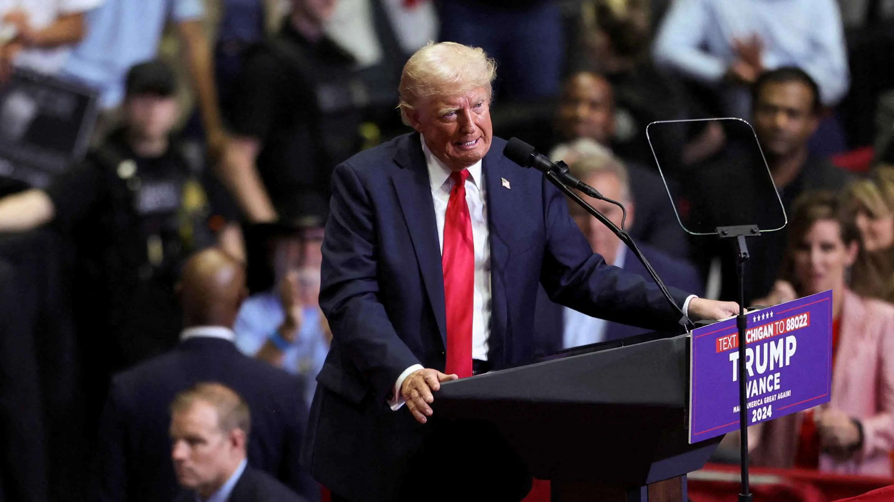 "خصم أسهل من بايدن".. ترامب يبدي استعداده لمناظرة هاريس