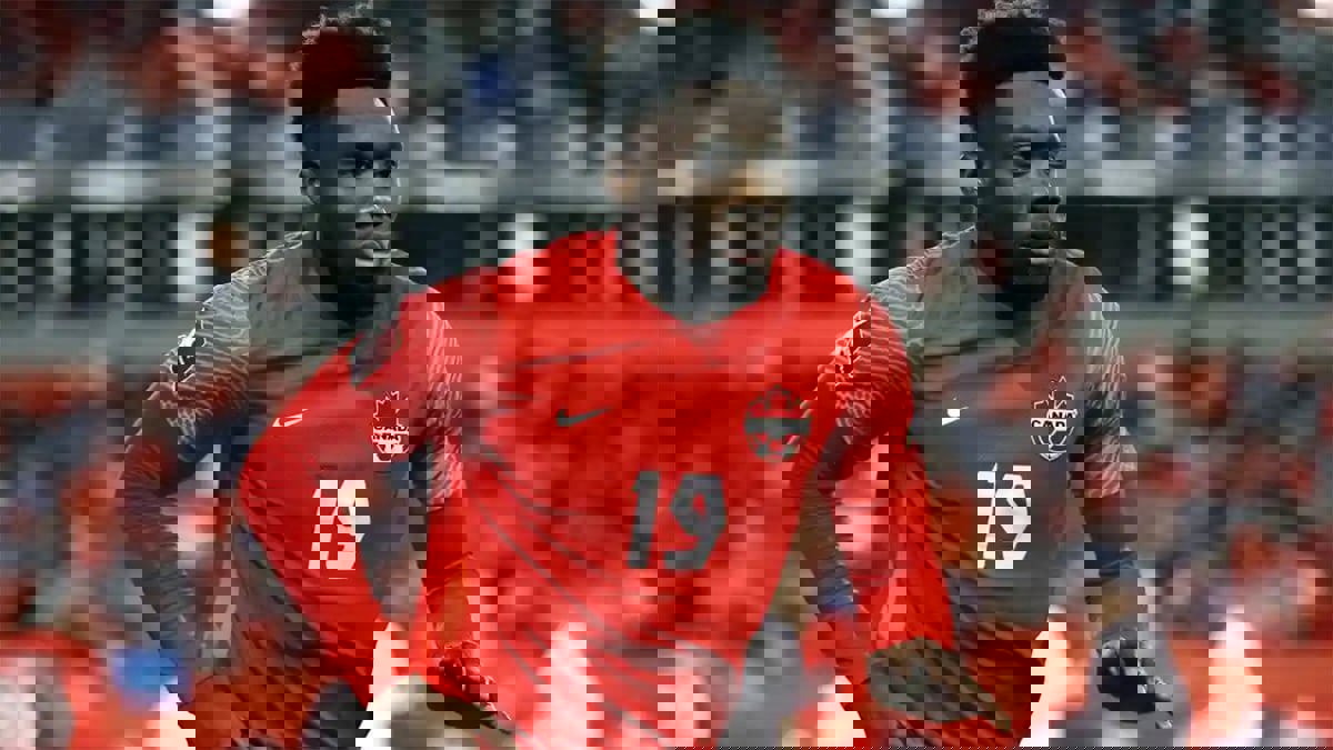 رد فعل "باكٍ" لألفونسو ديفيز لاعب بايرن ميونخ على تأهل كندا لنهائيات كأس العالم (فيديو)