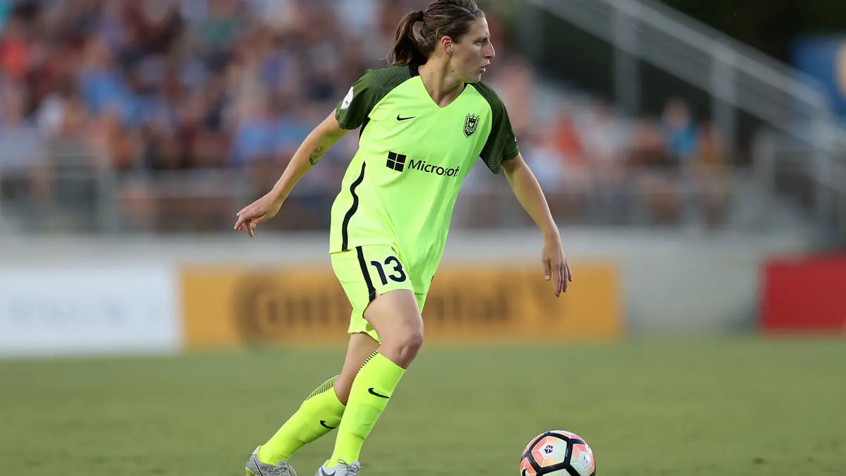 النيوزيلندية ريبيكاه ستوت تعود إلى ملبورن سيتي بعد تعافيها من السرطان