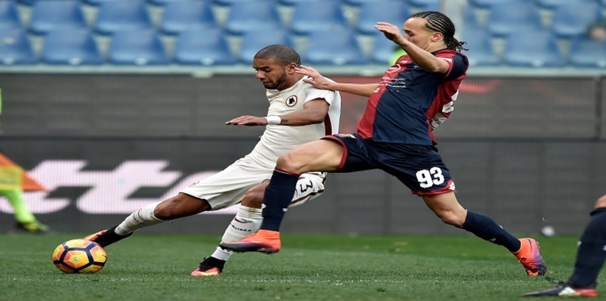 روما يهزم جنوة ويواصل ملاحقة يوفنتوس