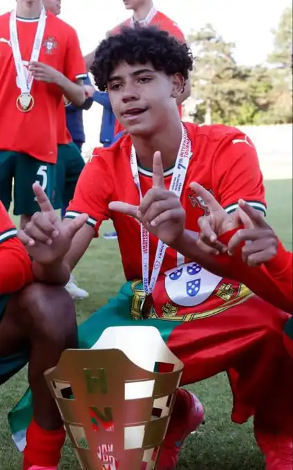 كريستيانو جونيور