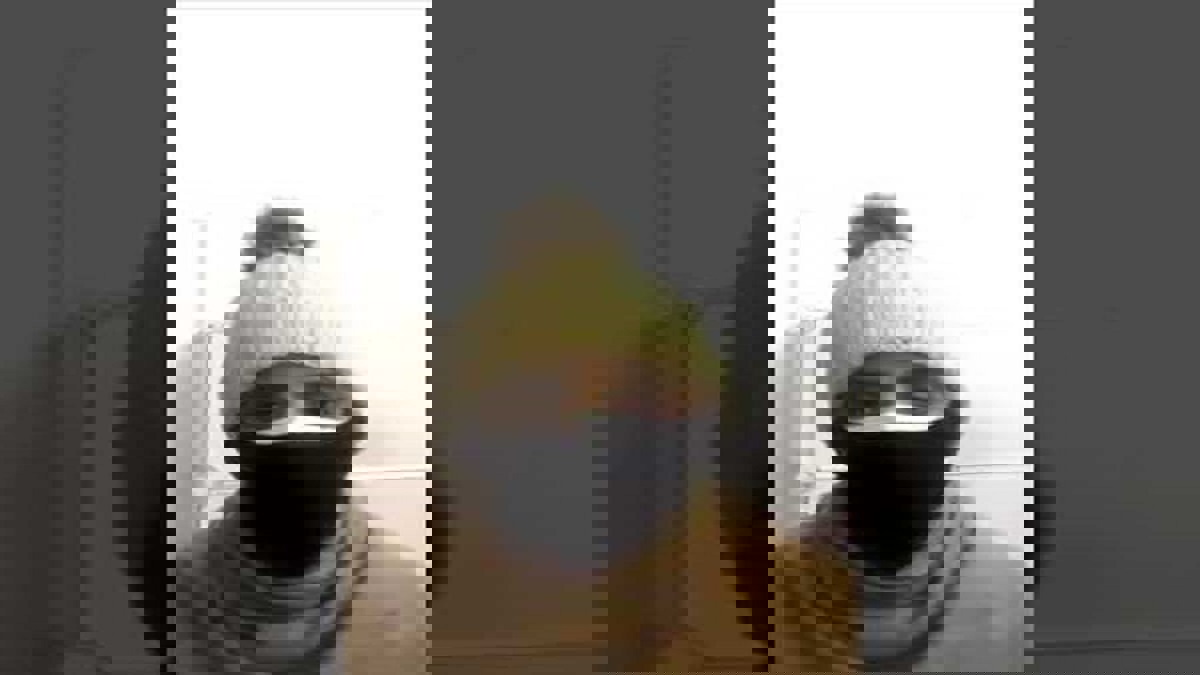 طالبة يمنية تبكي بحرقة وتناشد إجلاءها وزملاءها من ووهان الصينية (فيديو)