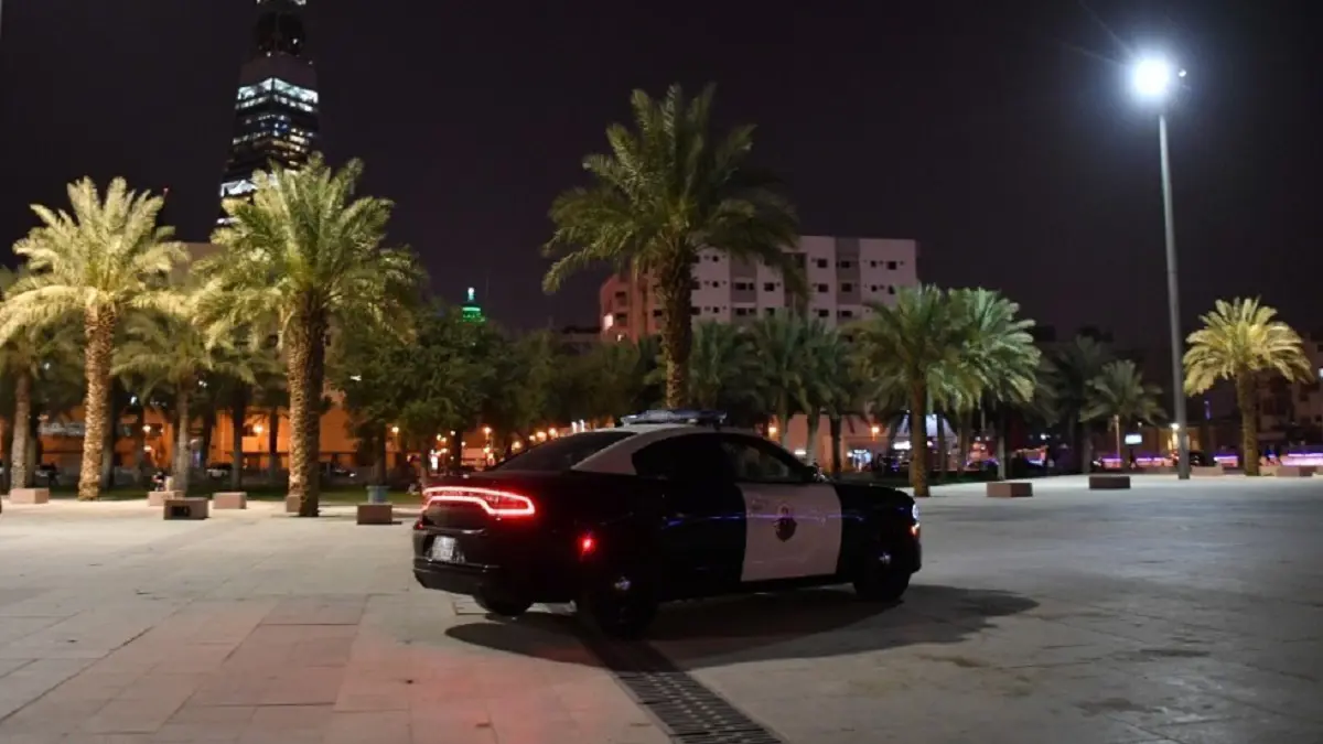 السعودية.. شرطة الرياض تقبض على فتاة تحرشت بطفلة (فيديو)