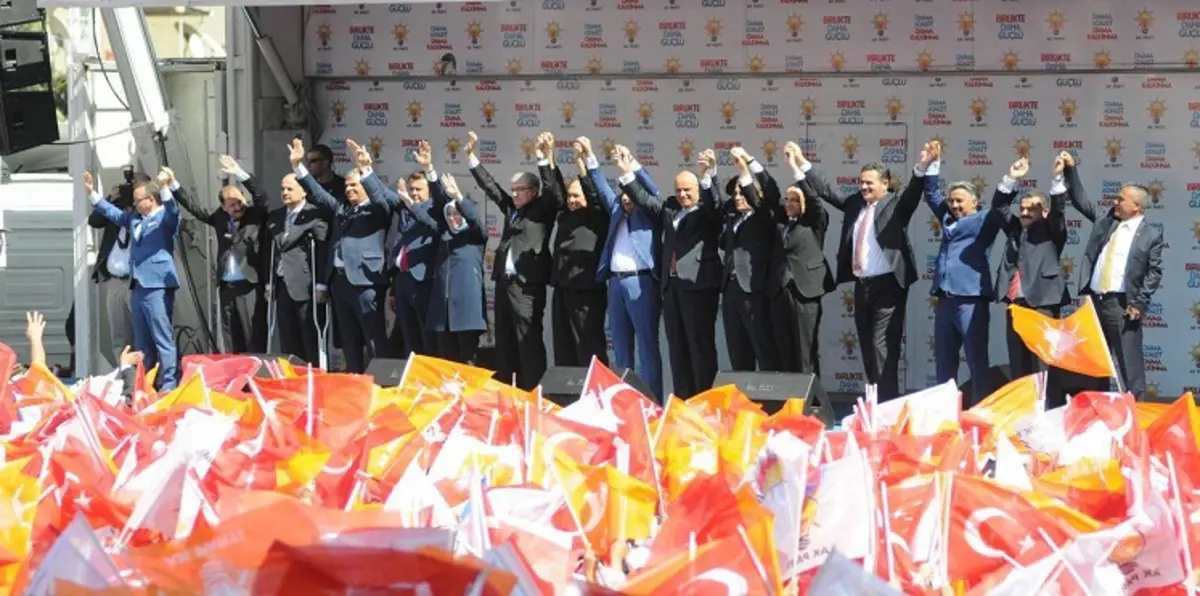 "العدالة والتنمية" يجري عملية تطهير داخلية بعد محاولة الانقلاب‎