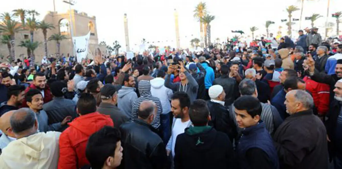 البرلمان الليبي يحمّل حكومة السراج مسؤولية حماية المتظاهرين في طرابلس