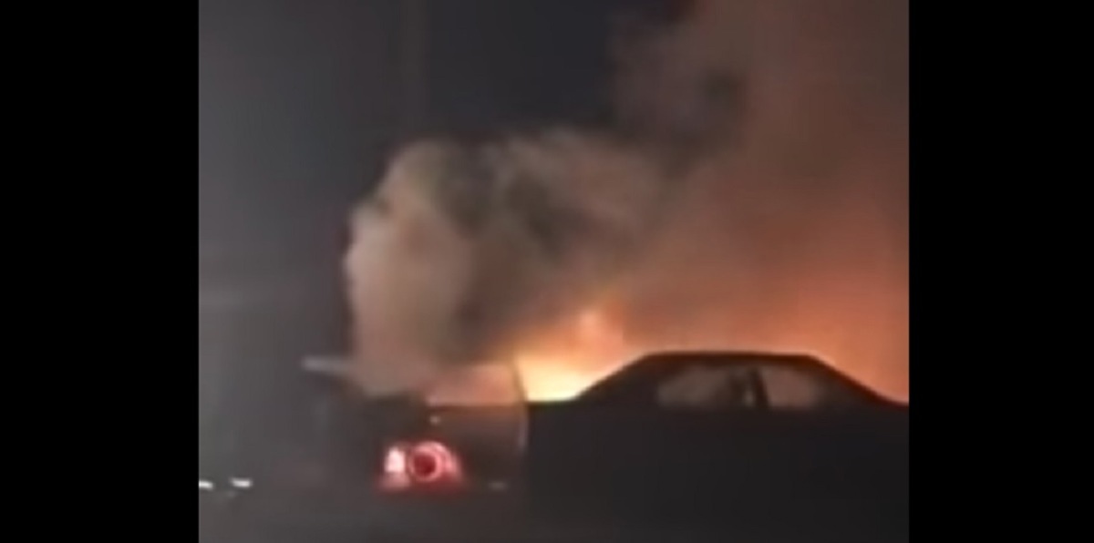 شرطة مكة المكرمة تكشف ملابسات حريق سيارة امرأة بقرية "الصمد" (فيديو)