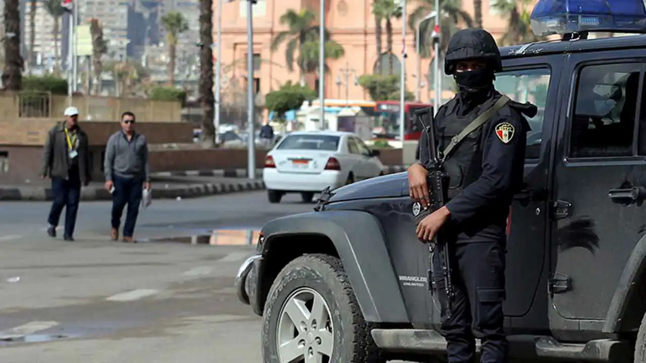 مصر.. استعراض متهور بسيارة يودي بحياة اثنين (فيديو)