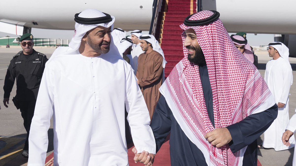 بالفيديو..محمد بن سلمان ومحمد بن زايد يفاجئان المتواجدين بأحد المطاعم في الرياض‎