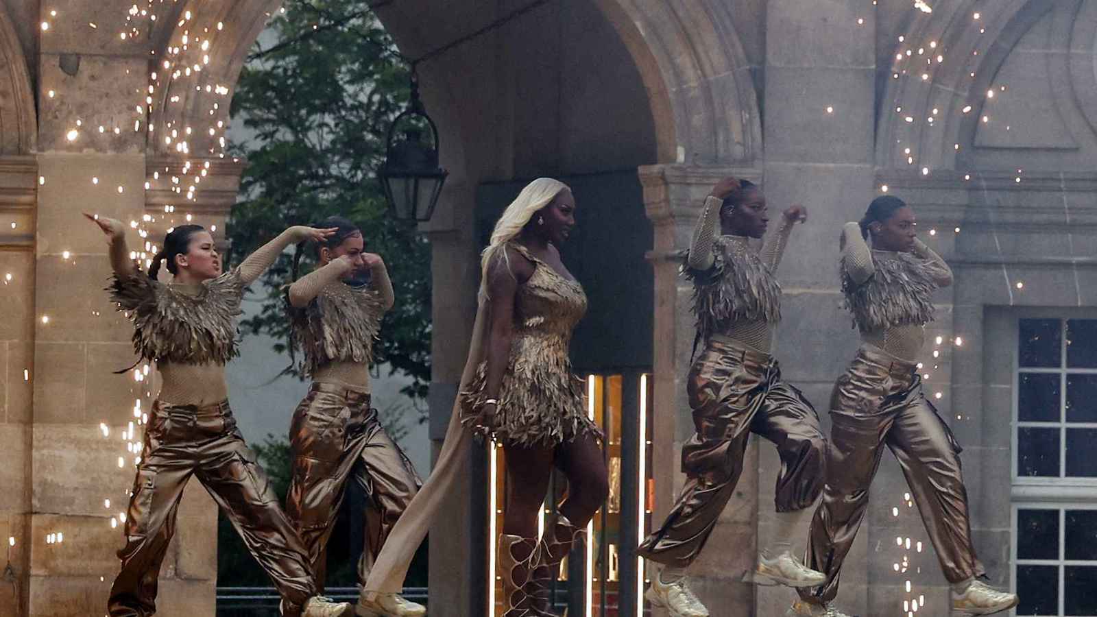 ما سر الجدل حول مشاركة آيا ناكامورا في افتتاح أولمبياد باريس؟