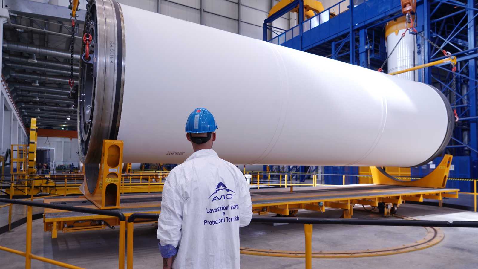 وسط "اختلال كبير".. شركة إيطالية تطور منشآت لتصنيع الصواريخ في الغرب