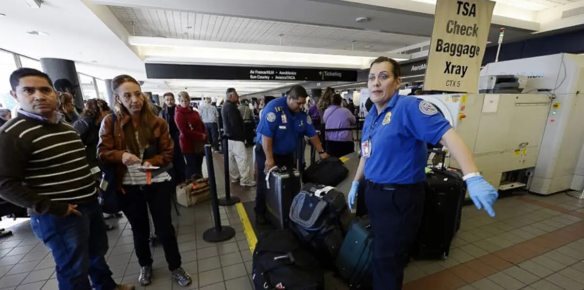 ماذا نعرف عن قرار منع الحواسيب المحمولة واللوحية في مقصورات الطائرات؟