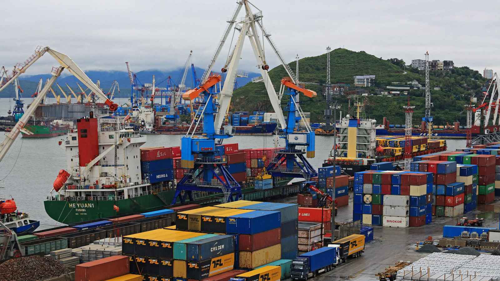 "سوق غامضة".. اختراق أجهزة "حزب الله" يكشف "زوايا مظلمة" في سلاسل التوريد