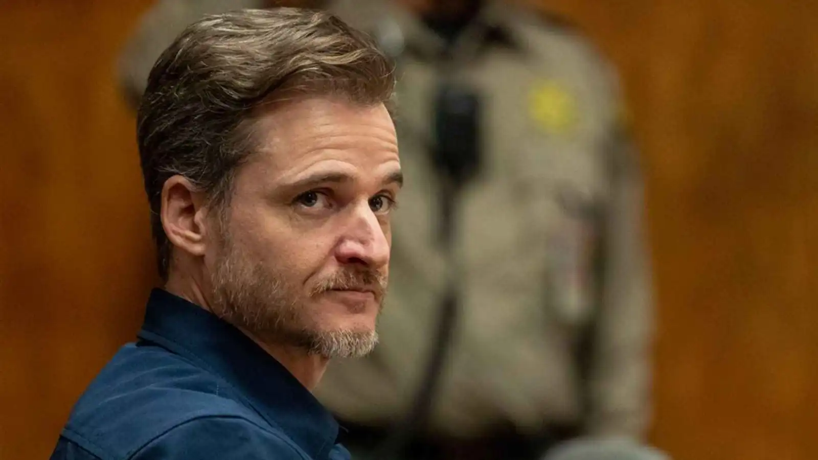 حاول التخلص من زوجته في عيد ميلادها (صور)