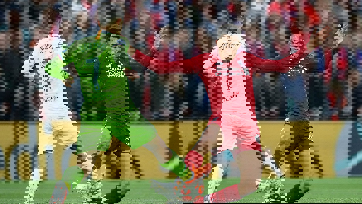 ألكسندر أرنولد قبل مباراة ليفربول وتوتنهام.. : الريدز مطالب بالتتويج بلقب