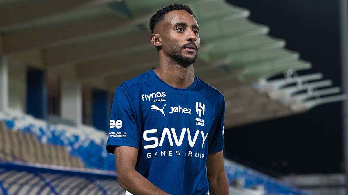 "السر في الموظف".. تركي العجمة يكشف كواليس انتقال متعب الحربي إلى الهلال (فيديو)