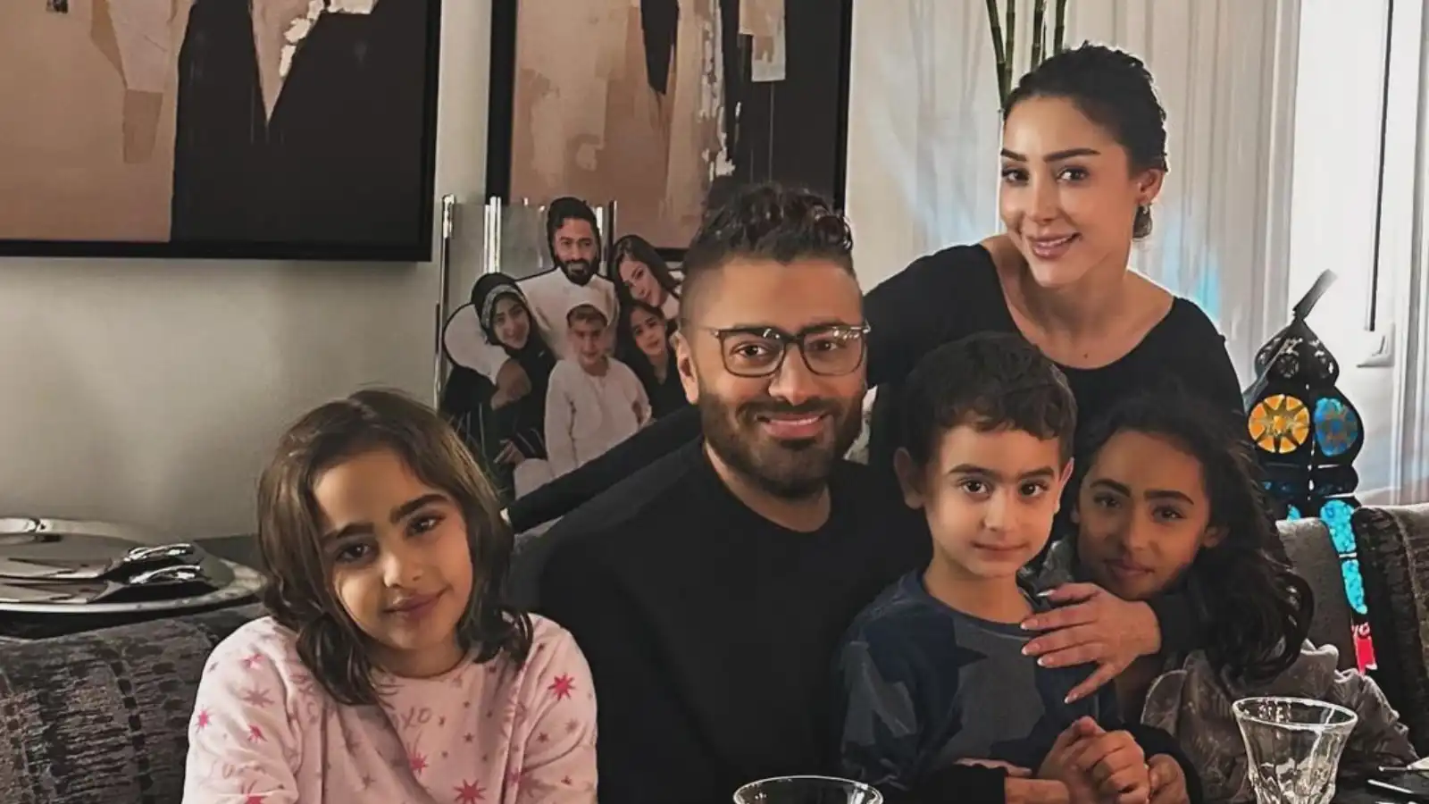 صور مشتركة وتواصل مستمر.. هل عاد تامر حسني إلى بسمة بوسيل؟ (فيديو)