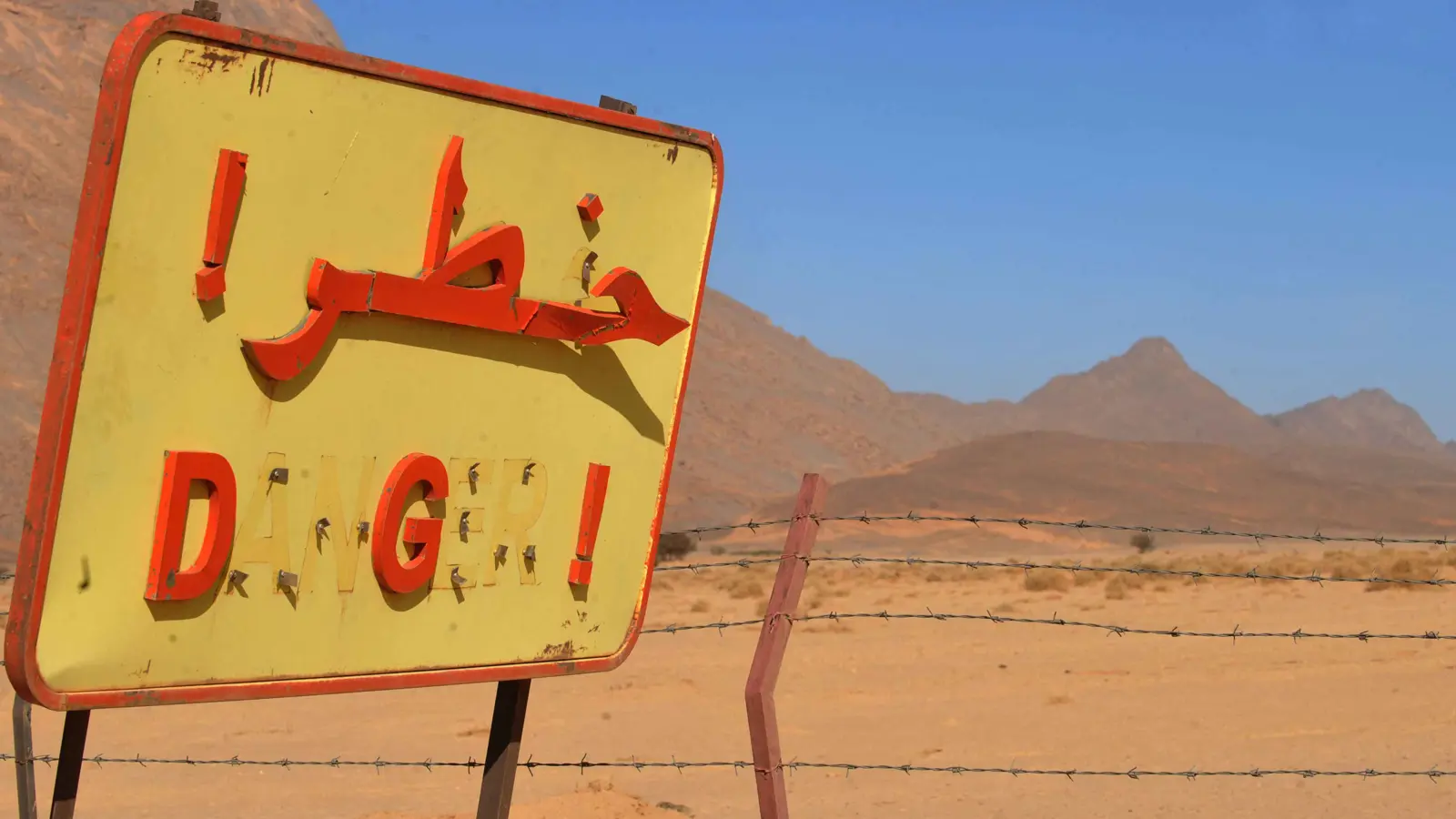 خبير فرنسي: ملف "التجارب النووية" يعقّد العلاقات بين باريس والجزائر