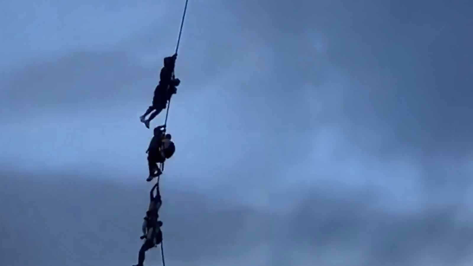 هروب مسؤولين في نيبال