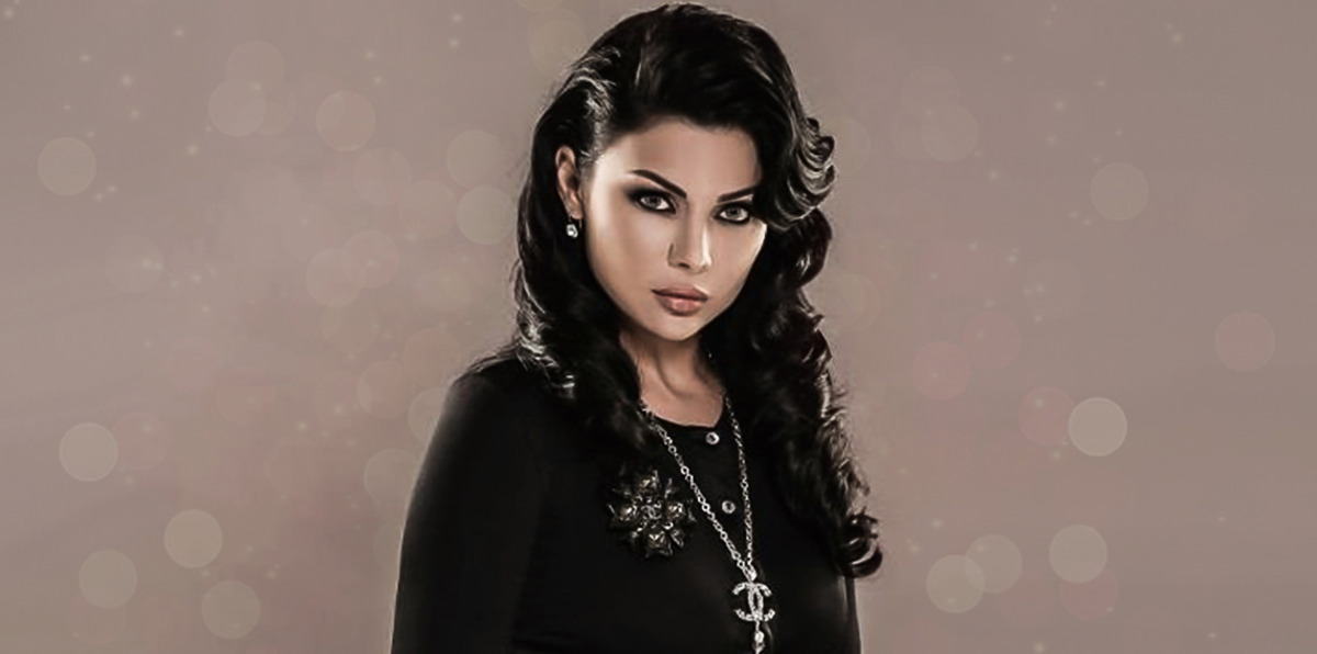 هيفاء وهبي في إطلالة غريبة.. بمن شبهها الساخرون؟ 