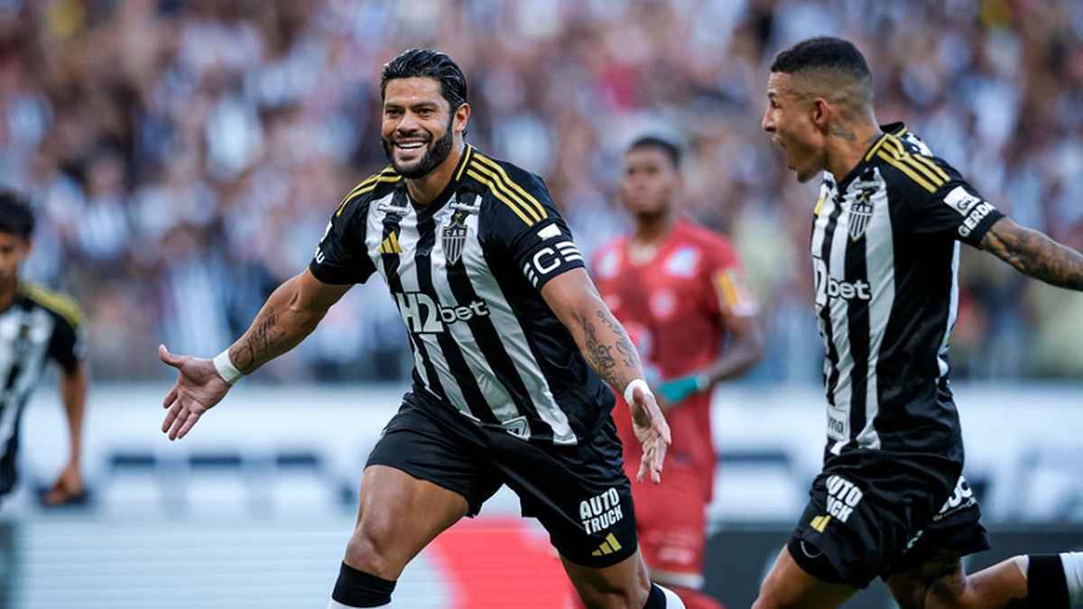 "الوحش" هالك يسجل هدفا "صاروخيا" في الدوري البرازيلي (فيديو)