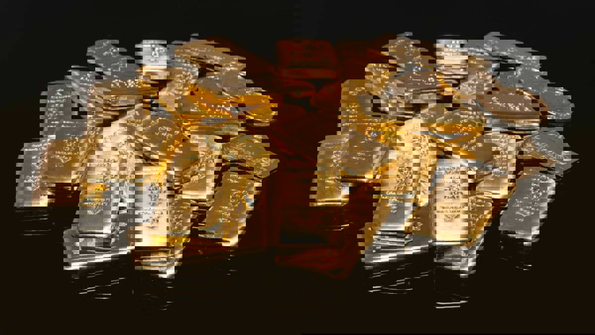  الذهب يتجه لتحقيق مكسب أسبوعي وسط توقعات عدم رفع الفائدة
