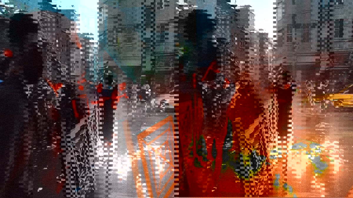 إيران تهدد مشاهيرها الداعمين للاحتجاجات