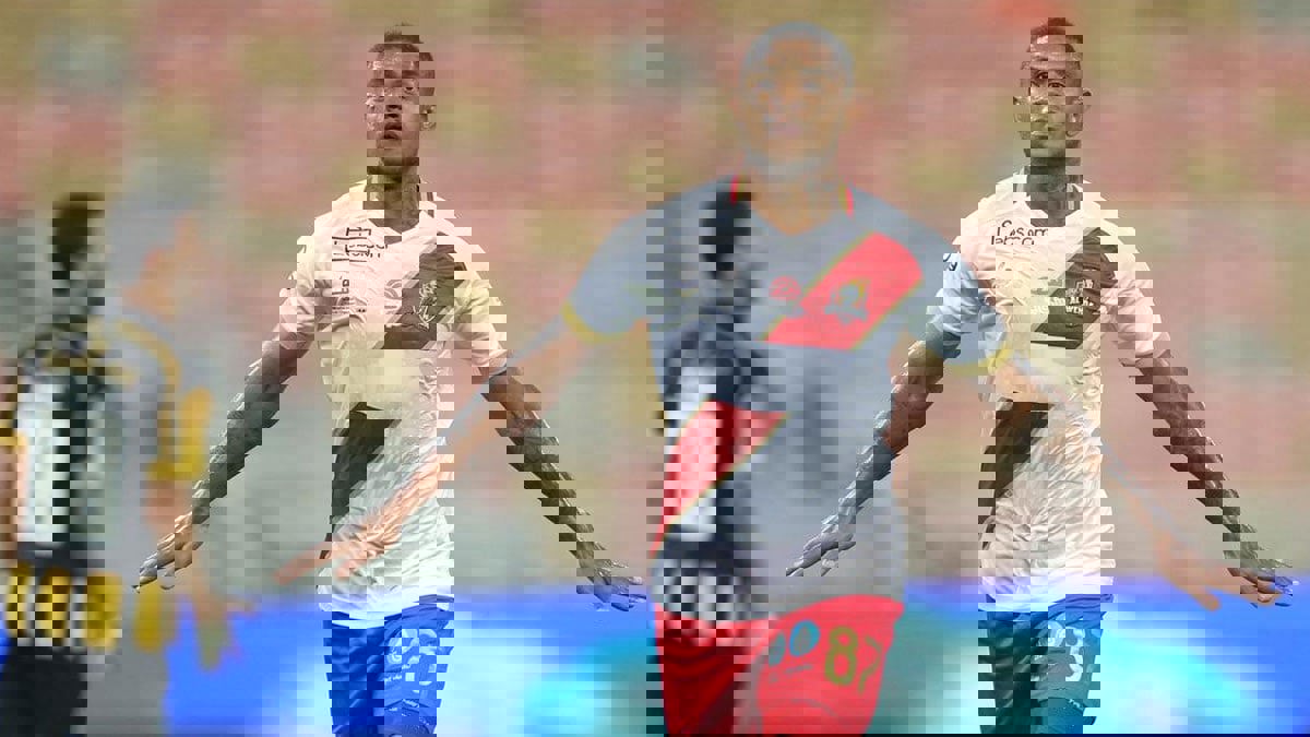 سعيد العويران يثير الجدل بتحديد الوجهة المقبلة لـ"أنسيلمو" لاعب نادي الوحدة السعودي (فيديو)