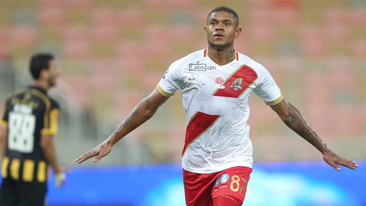 سعيد العويران يثير الجدل بتحديد الوجهة المقبلة لـ"أنسيلمو" لاعب نادي الوحدة السعودي (فيديو)