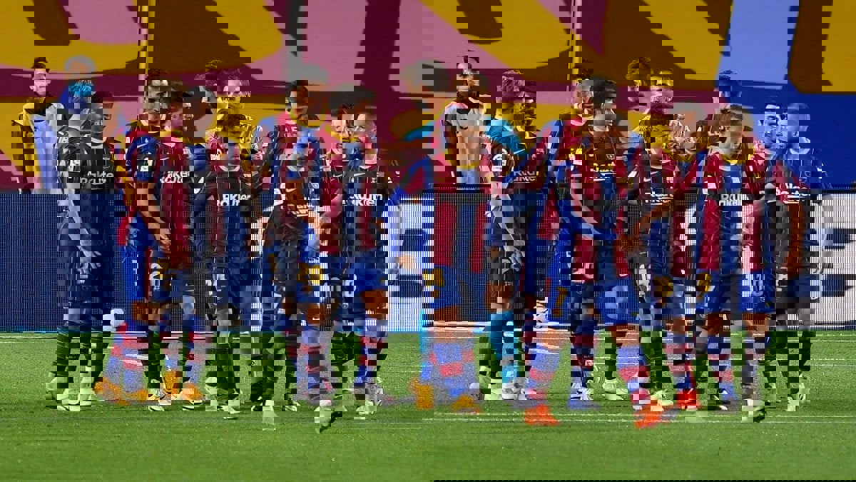 برشلونة يعلن رسميا رفض اللاعبين تخفيض أجورهم.. وتصعيد الأمر للإدارة