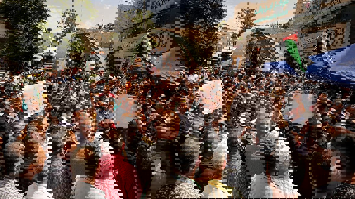 الأمن الفلسطيني يعتقل محتجين على غلاء الأسعار‎‎ بالخليل