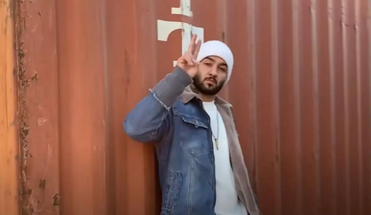 إيران.. إلغاء حكم الإعدام بحق مغني الراب توماج صالحي