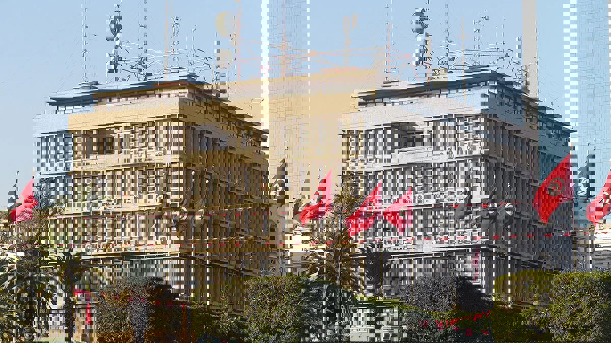 تونس.. توقيف عناصر أمنية بسبب الاعتداء على صحفي