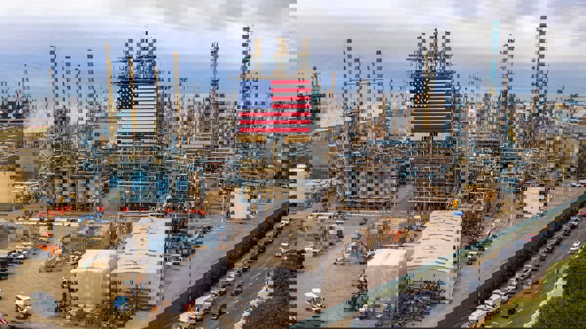 تخفيف قيود كورونا في شنغهاي الصينية يرفع سعر النفط 2%