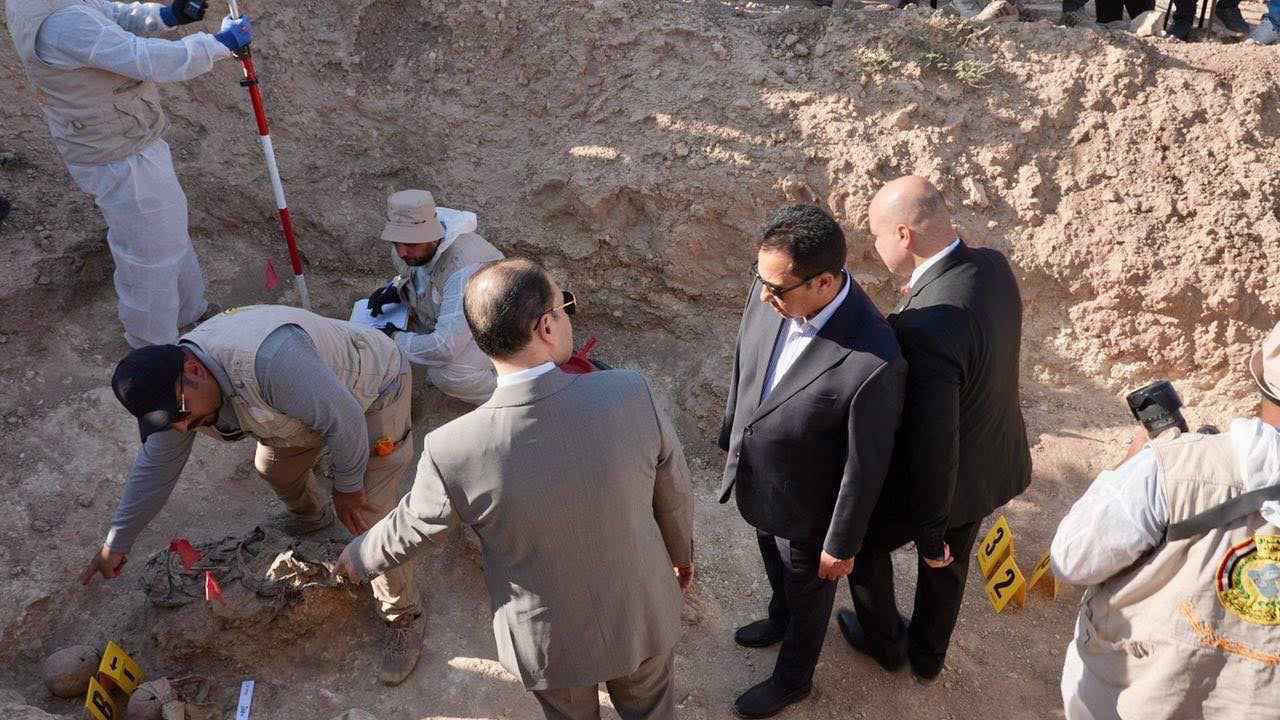 مقبرة الخسفة.. العراق يفتح "جحيم" داعش في العراق (فيديو وصور)