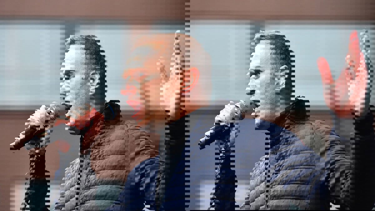 المعارض الروسي السجين ألكسي نافالني يعاني آلاما حادة في الظهر