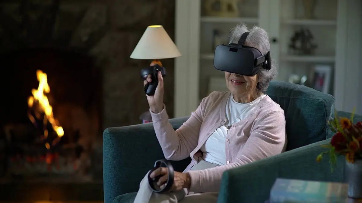 شاهد.. نظارات واقع افتراضي متطورة تنقلك إلى سيارة المتصل ‎