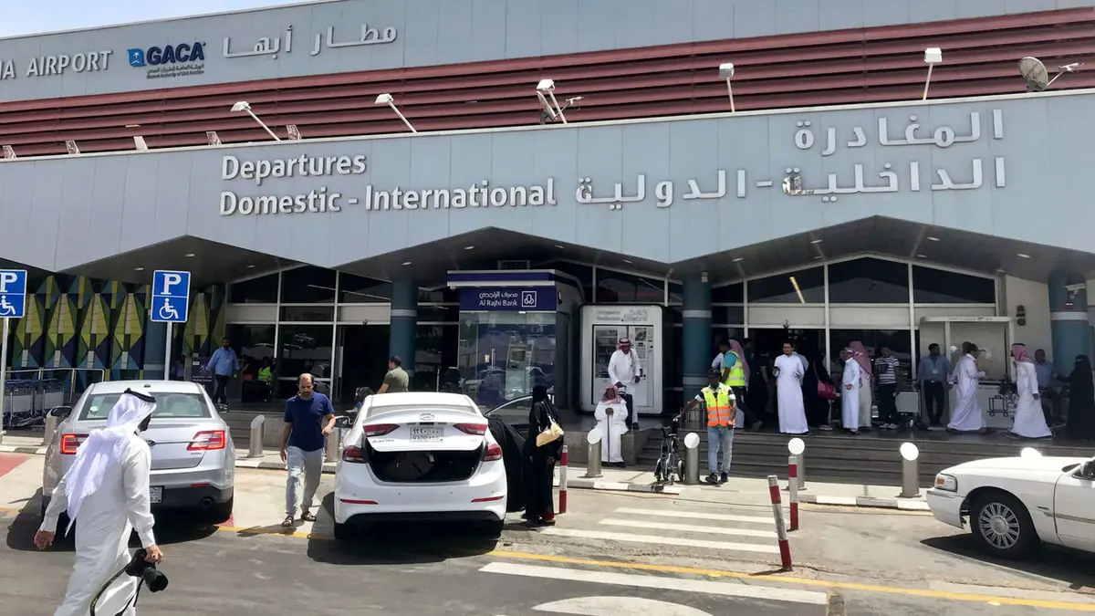 التحالف: إصابة 12 مدنيا إثر اعتراض مسيرة استهدفت مطار "أبها"