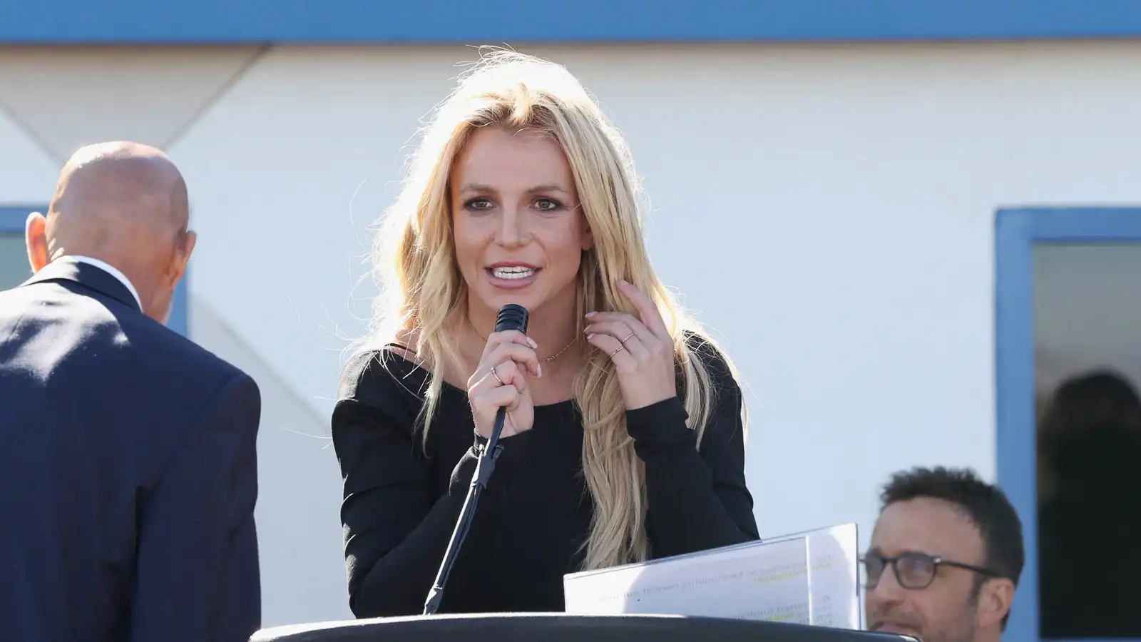 بريتني سبيرز دخلت المصحة بطلب من ابنيها