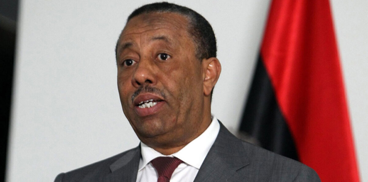 حكومة الثني تقلص عدد الموظفين في ظل أزمتها المالية