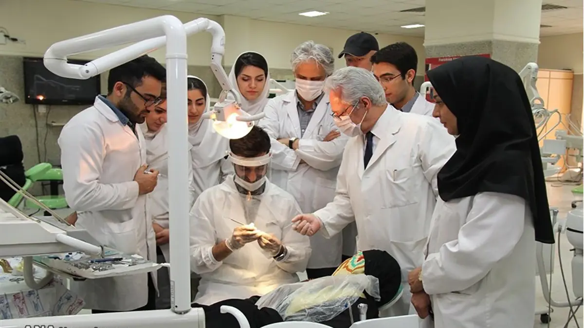 منظمة: 700 طبيب يهاجر سنويًا خارج إيران