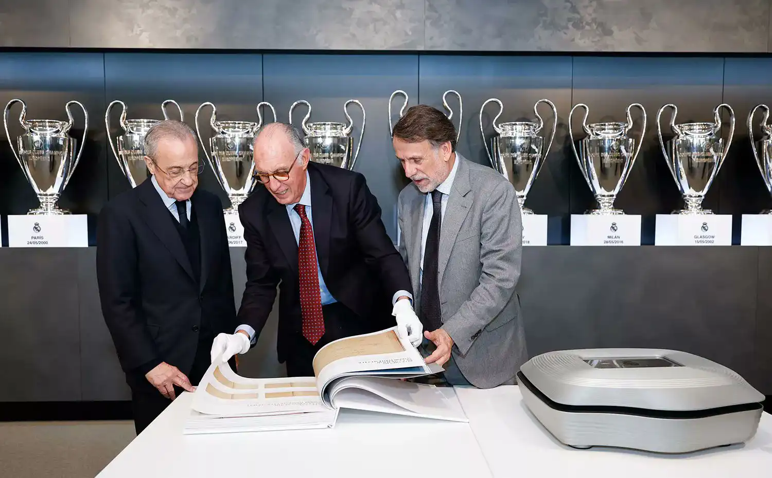 كتاب "قلب أبيض"