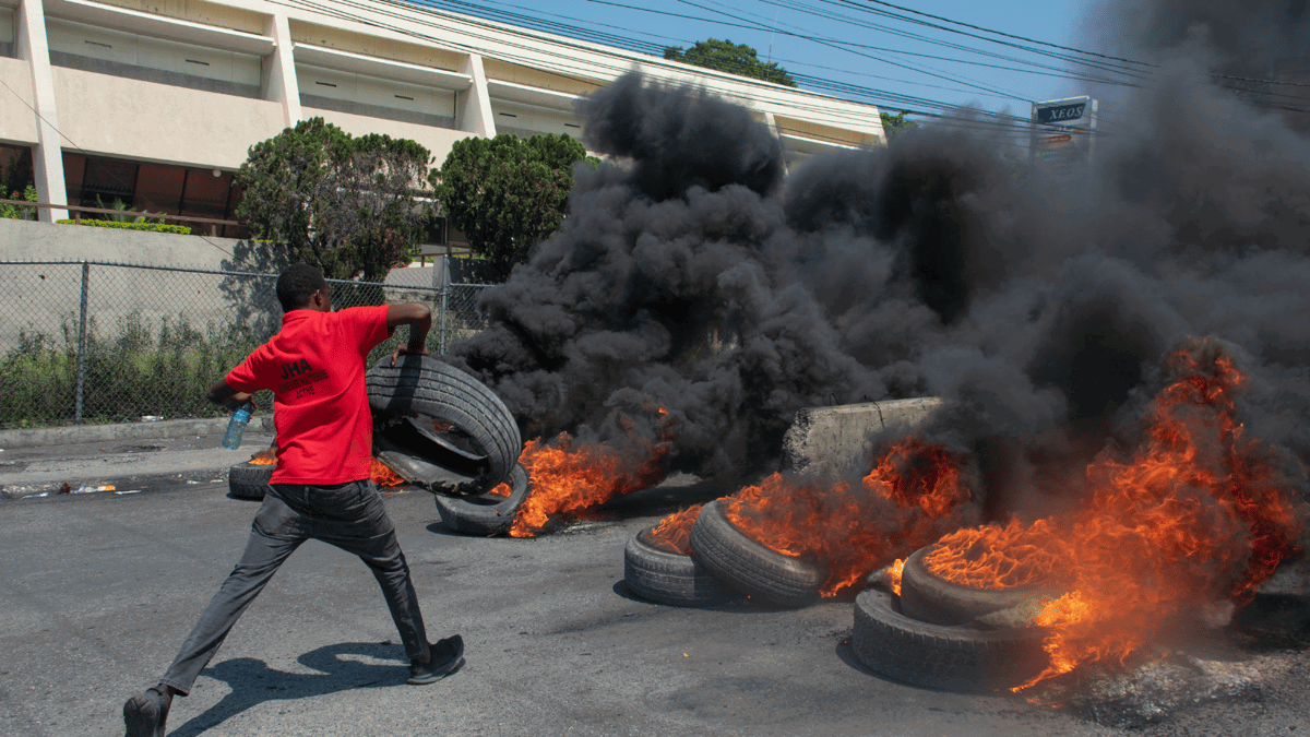 "الغارديان": الحلول المطروحة لأزمة هايتي تهدد بتمكين العصابات