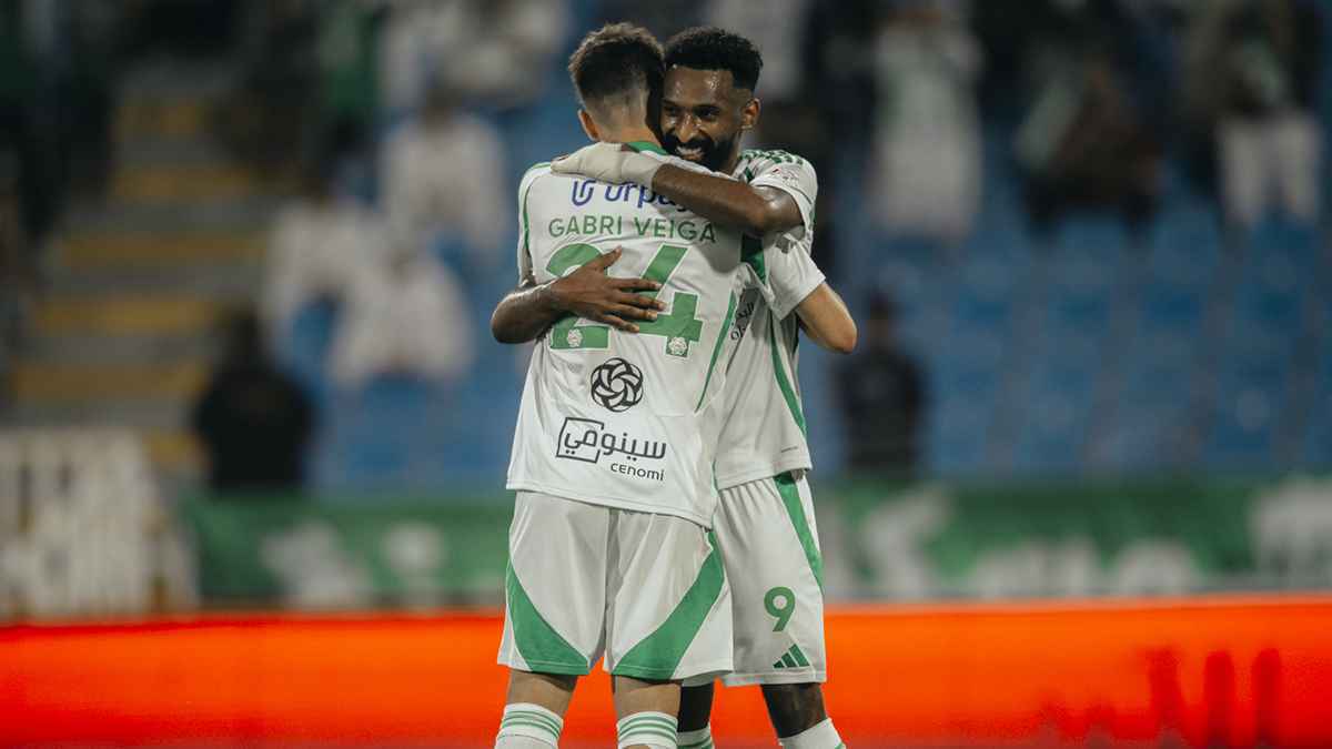 الأهلي يحافظ على المركز الرابع بترتيب الدوري السعودي بالفوز على الرائد